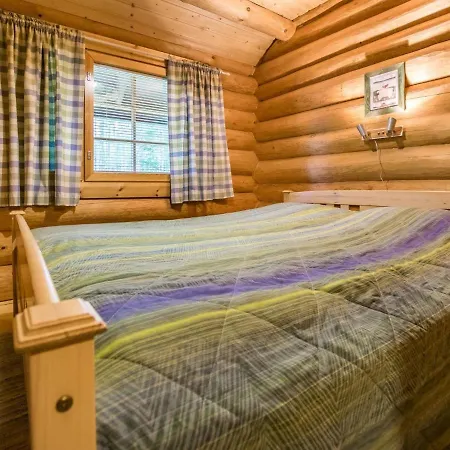 Holiday home Aurinkoniemi By Interhome Halttula